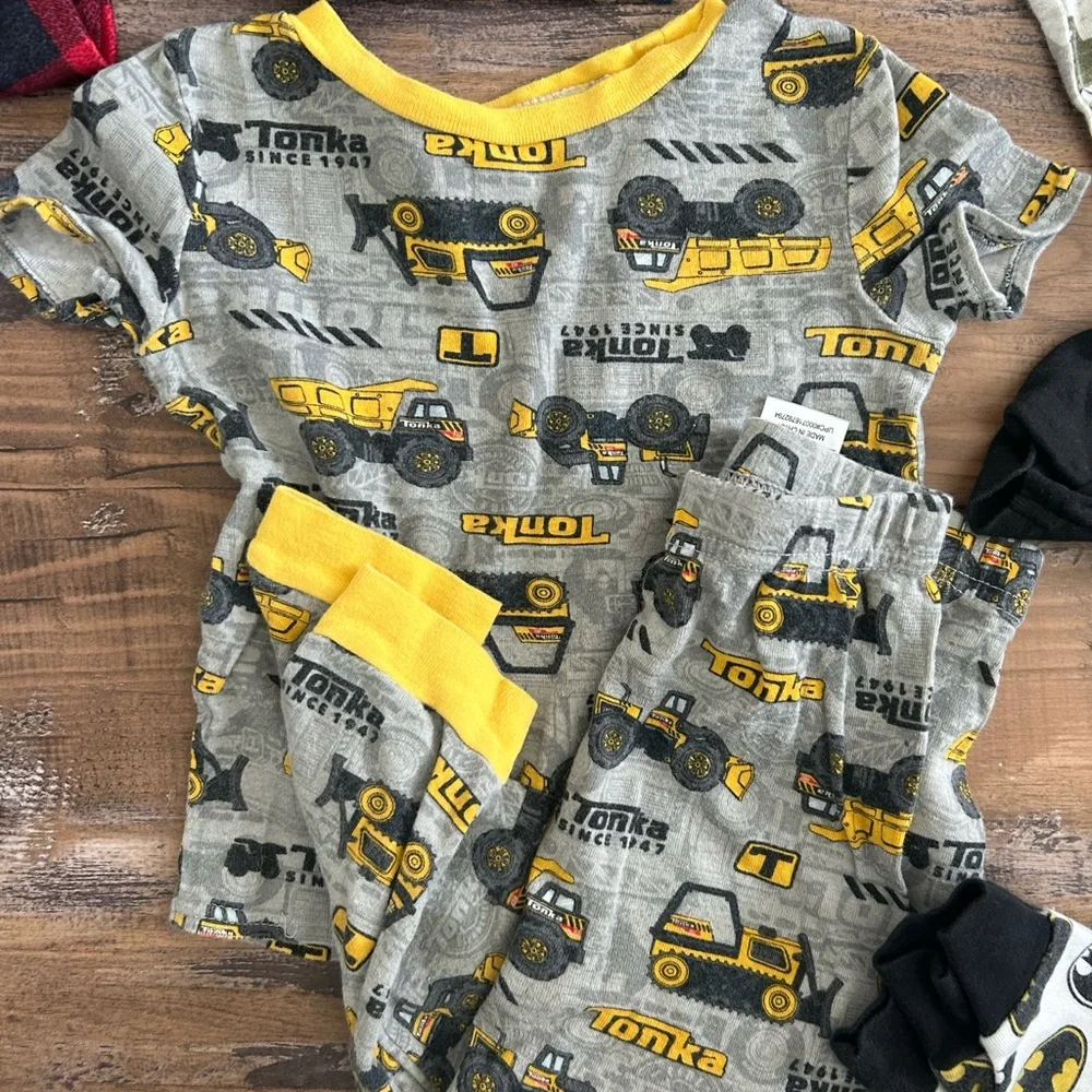 Mixed Boys Pajama Bundle with Dinosaur, Batman & Animal Prints - Picture 3 of 10
